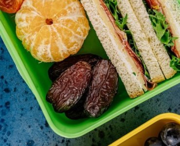 Siła na każdy krok: prowiant do plecaka na długą drogę i pielgrzymkę