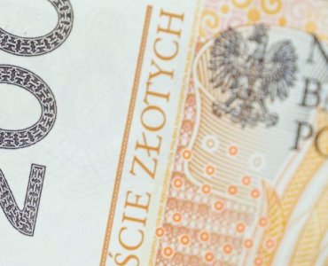 Z klasą i od serca: ile włożyć do koperty od chrzestnego na chrzest?
