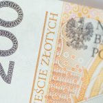 Z klasą i od serca: ile włożyć do koperty od chrzestnego na chrzest?