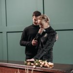 Jak napisać poruszające wspomnienie na pogrzeb: słowa, które niosą ukojenie