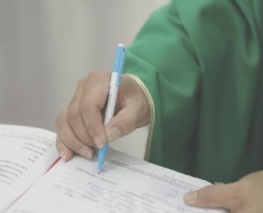 Podanie o bierzmowanie bez stresu: krok po kroku, wzór i gotowe zwroty